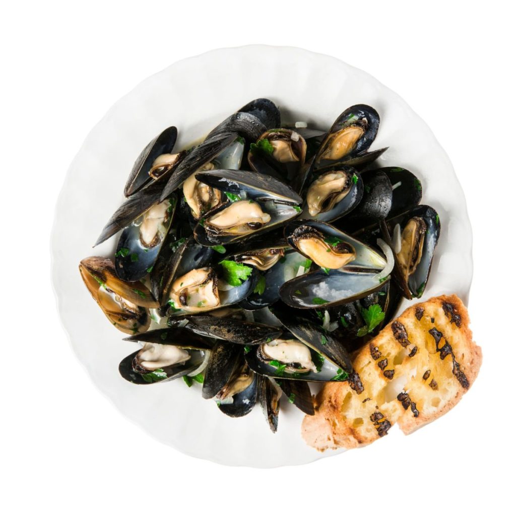 Gluten-Free Mussels in White Wine Sauce with Grilled Garlic Bread